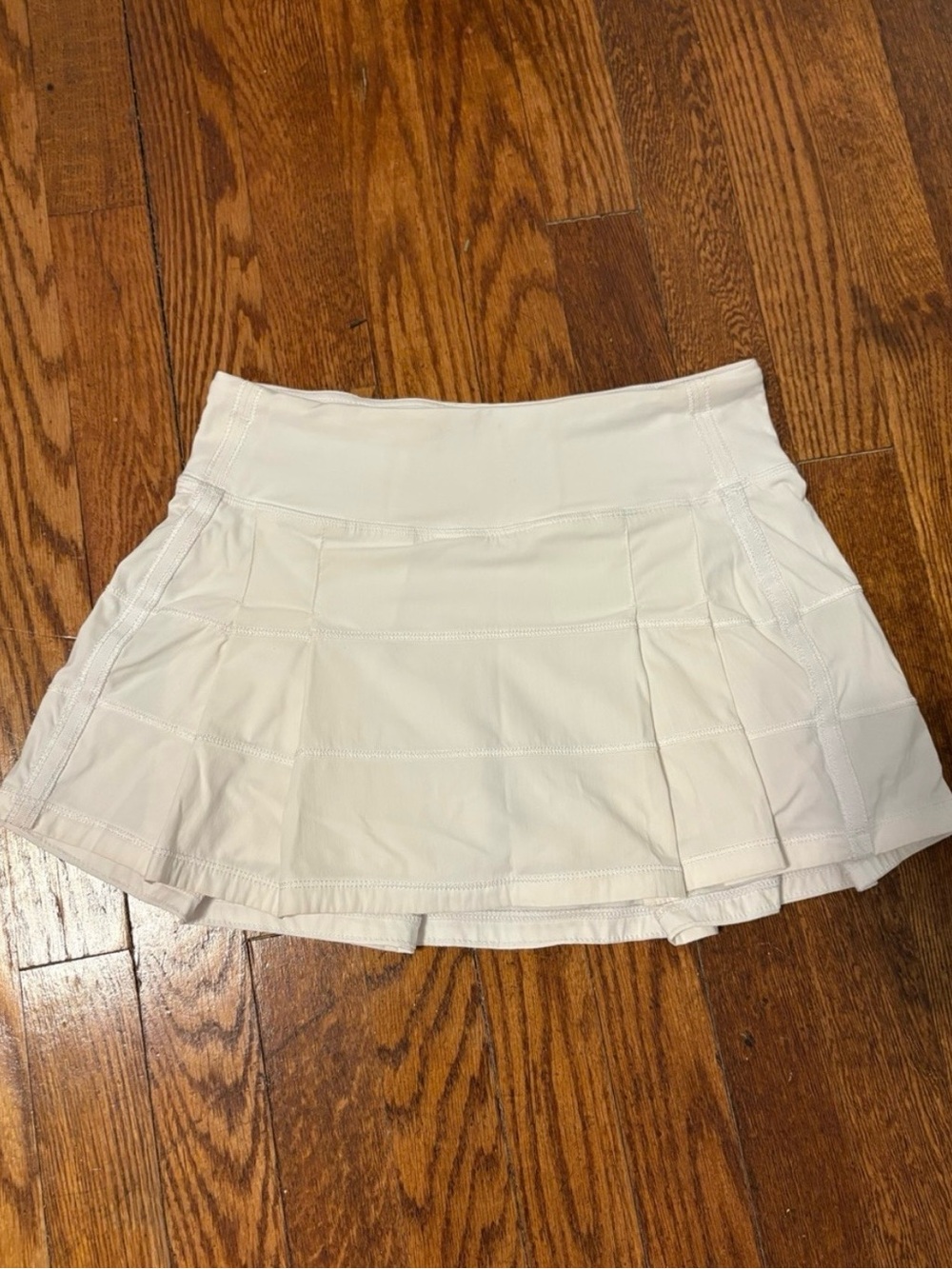 White Lululemon Pace Rival Skirt 2 Like New